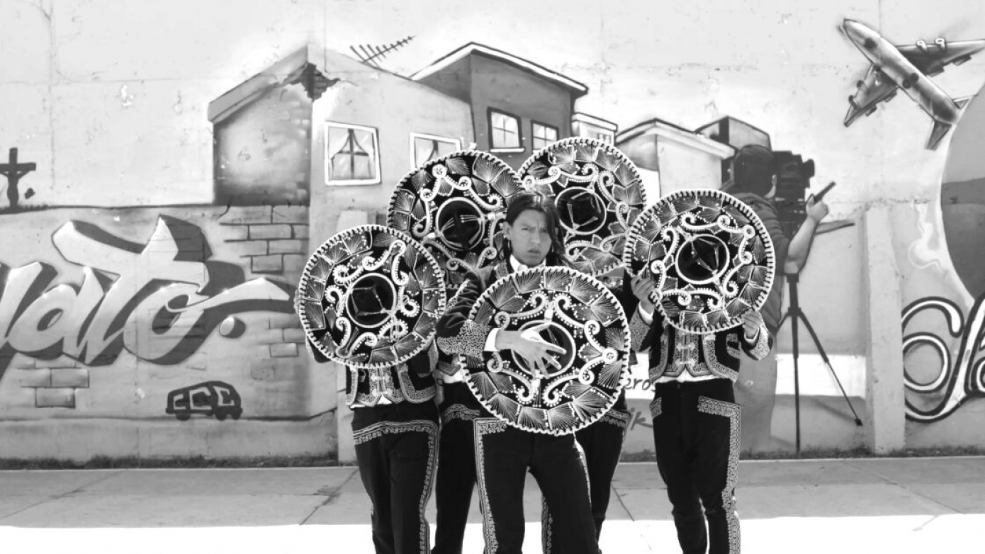 « 100 WAYS TO CROSS THE BORDER » by Amber Bay Bemak